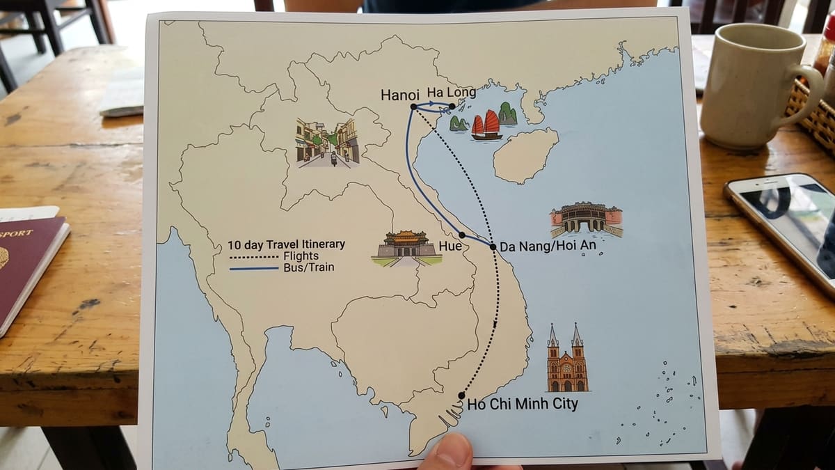 Carte de l'itinéraire de 10 jours au Vietnam montrant les villes clés et les liaisons de transport du Nord au Sud